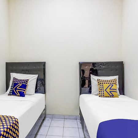 Oyo Life 91374 Asia Stay Semarang Syariah Exteriör bild