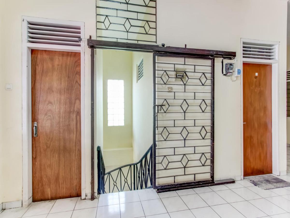 Oyo Life 91374 Asia Stay Semarang Syariah Exteriör bild