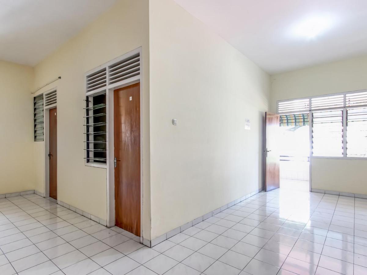 Oyo Life 91374 Asia Stay Semarang Syariah Exteriör bild