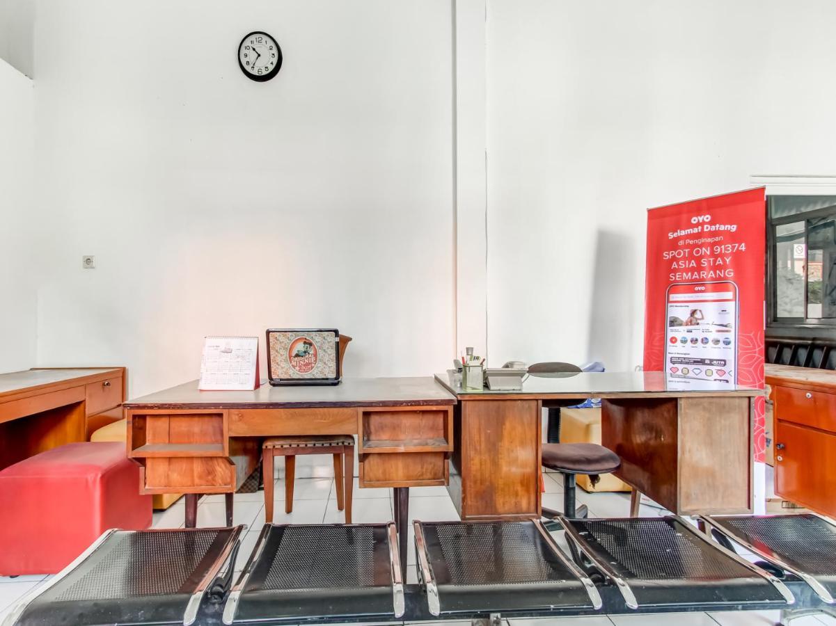 Oyo Life 91374 Asia Stay Semarang Syariah Exteriör bild