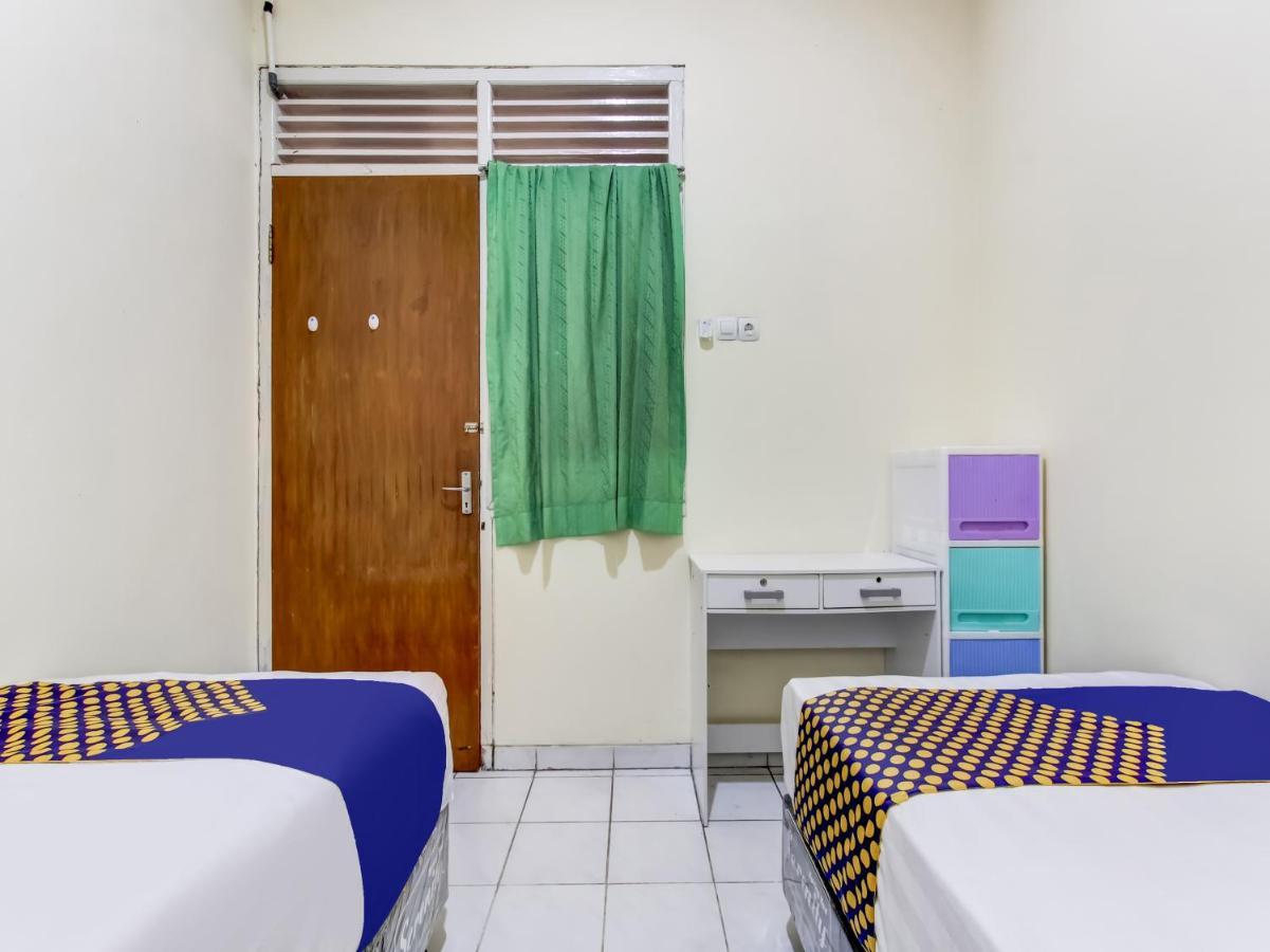Oyo Life 91374 Asia Stay Semarang Syariah Exteriör bild